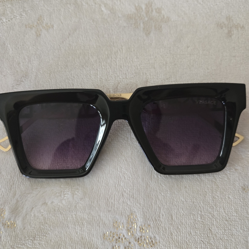 🔥NEW VERSACE SUNGLASSES 🔥